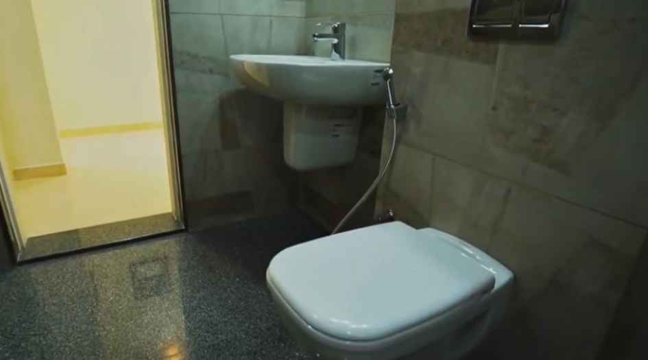Kumar-Siddhachal-Gallery-Actual-Guest-Bathroom
