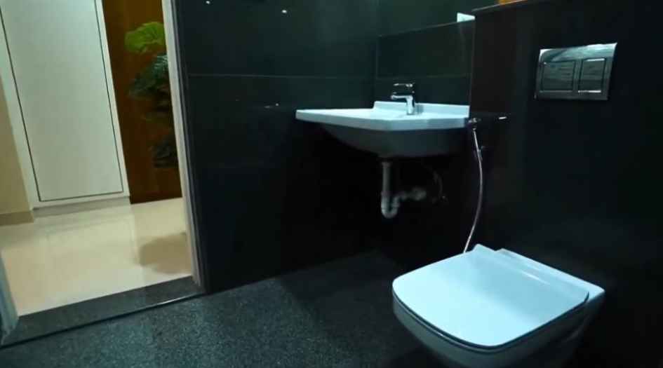 Kumar-Siddhachal-Gallery-Actual-Master-Bathroom